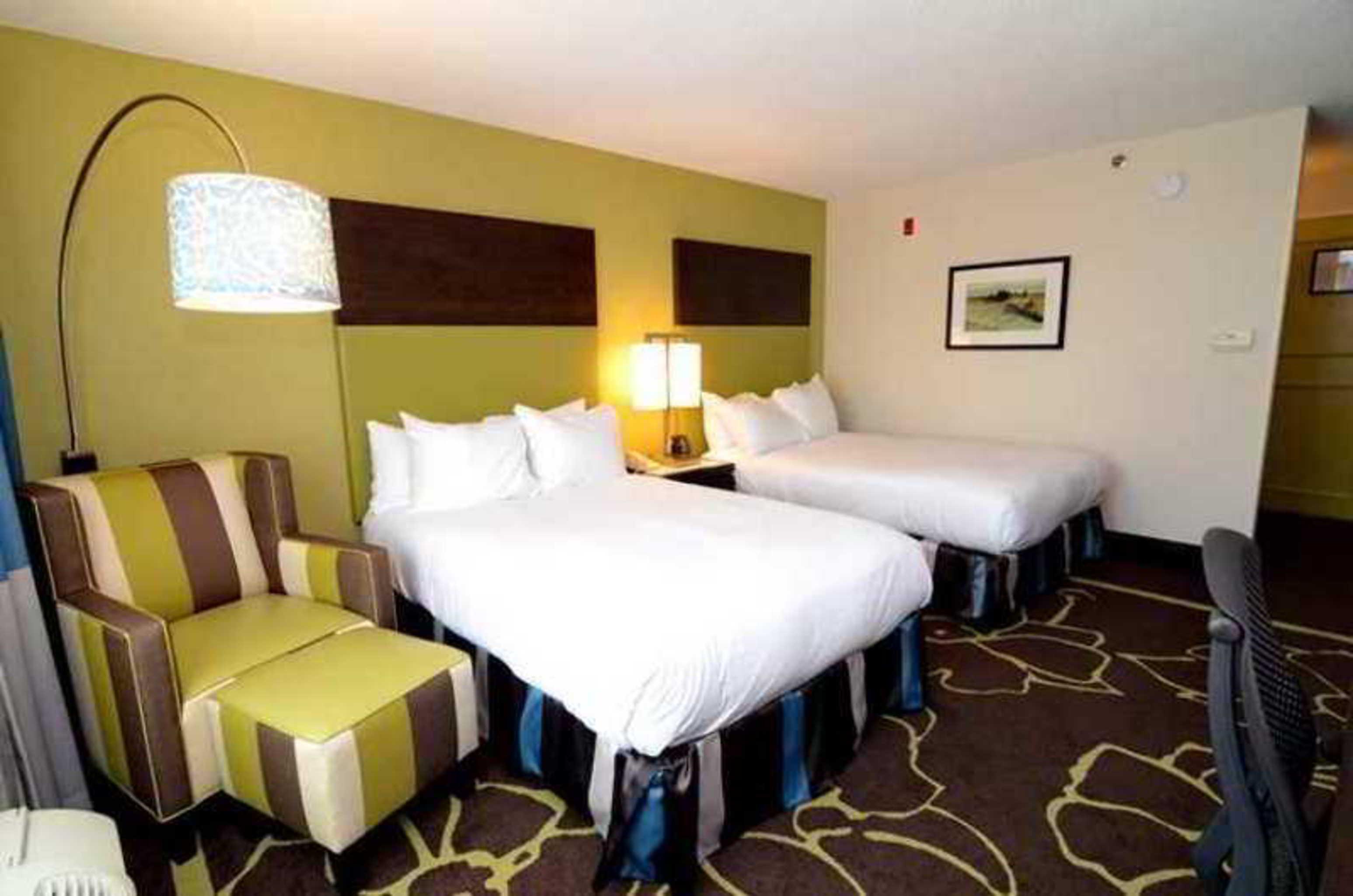 Отель Doubletree By Hilton Charlotte Uptown Экстерьер фото