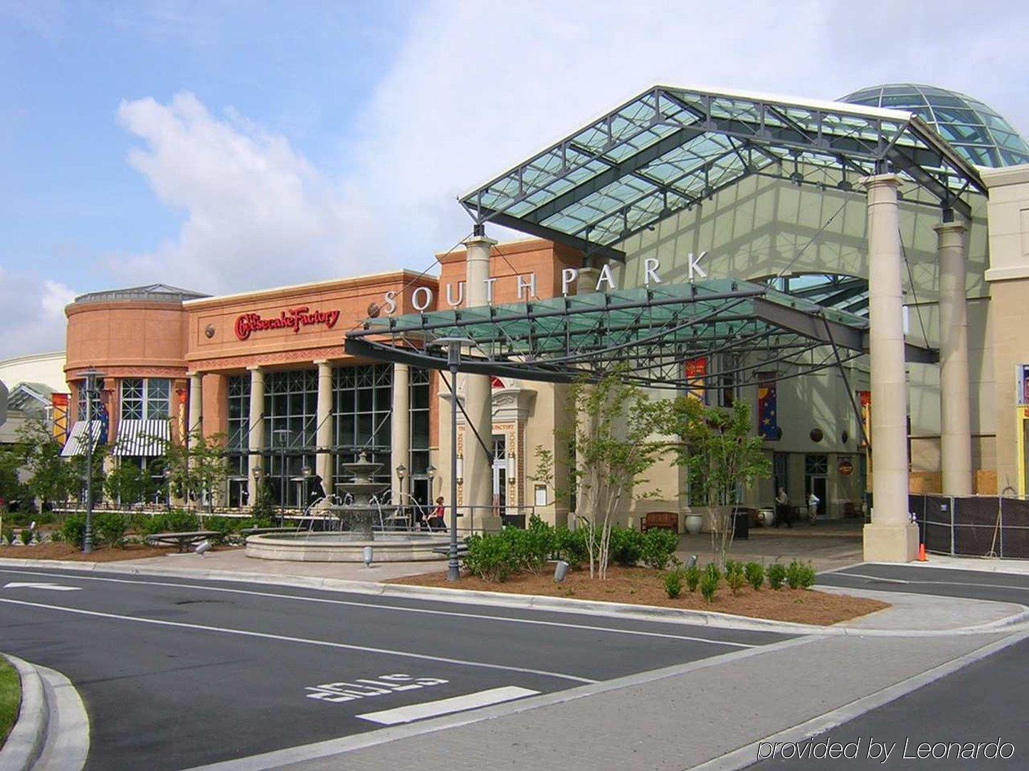 Отель Doubletree By Hilton Charlotte Uptown Удобства фото